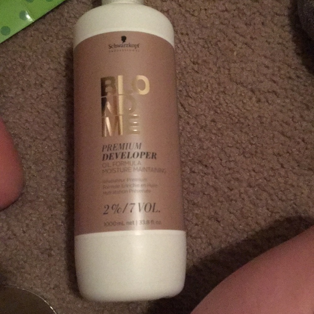 Blondeme lightener and 7vol developer